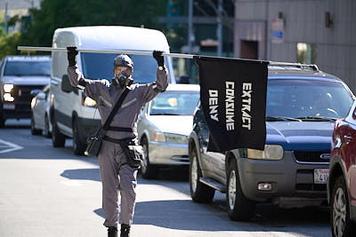 Dropping The Banner On Wells Fargo's Fossil Foolishness:May 18, 2022