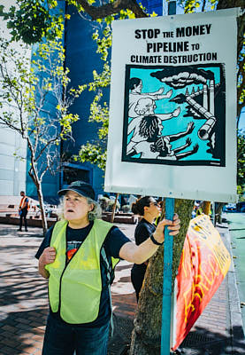 Dropping The Banner On Wells Fargo's Fossil Foolishness:May 18, 2022