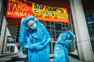 Dropping The Banner On Wells Fargo's Fossil Foolishness:May 18, 2022