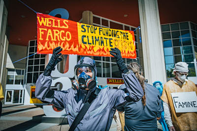 Dropping The Banner On Wells Fargo's Fossil Foolishness:May 18, 2022